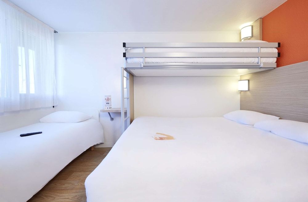 Première Classe Poitiers Futuroscope – Chasseneuil Superior Room, Multiple Beds 3