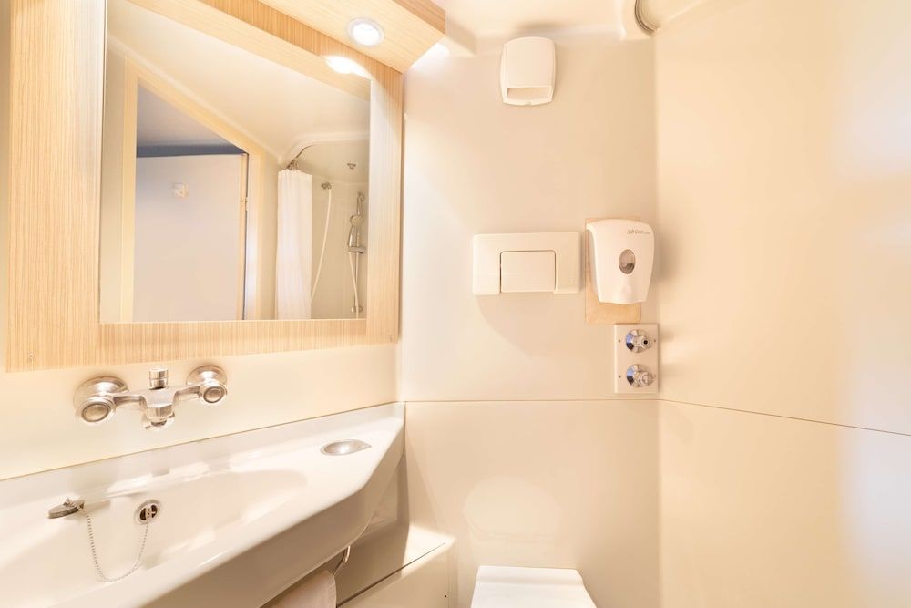 Première Classe Poitiers Futuroscope – Chasseneuil Standard Room, 3 Twin Beds 4