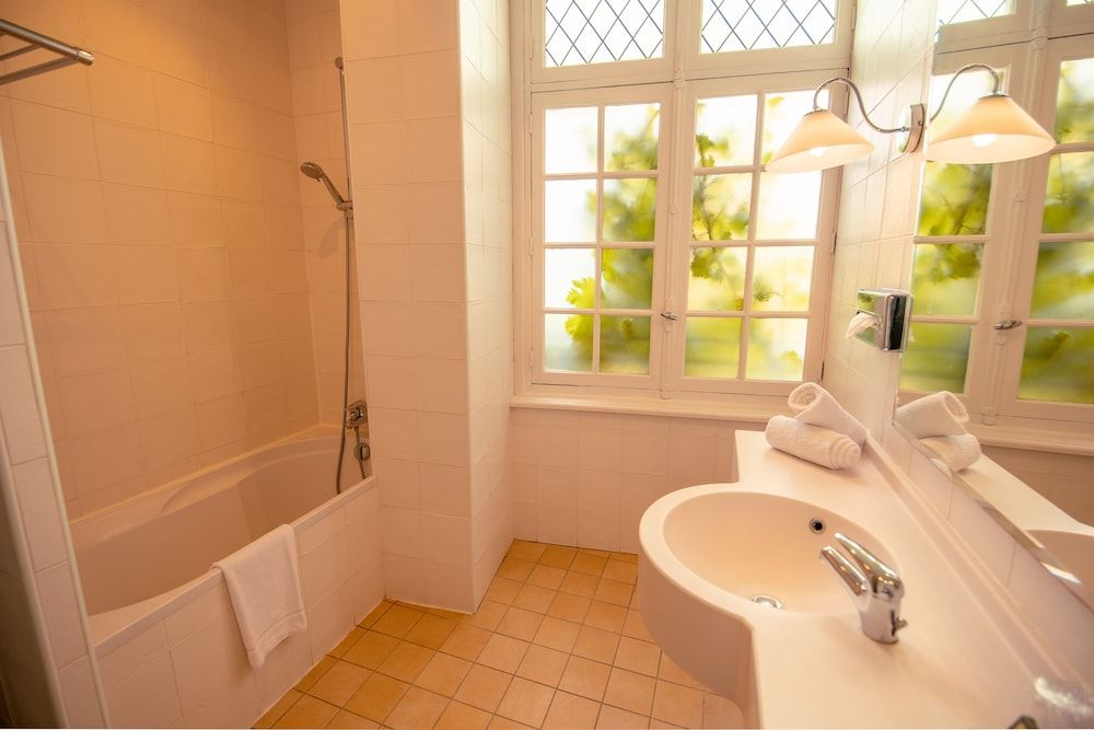 Hôtel Le Donjon - Coeur de la Cité Médiévale Superior Triple Room 5