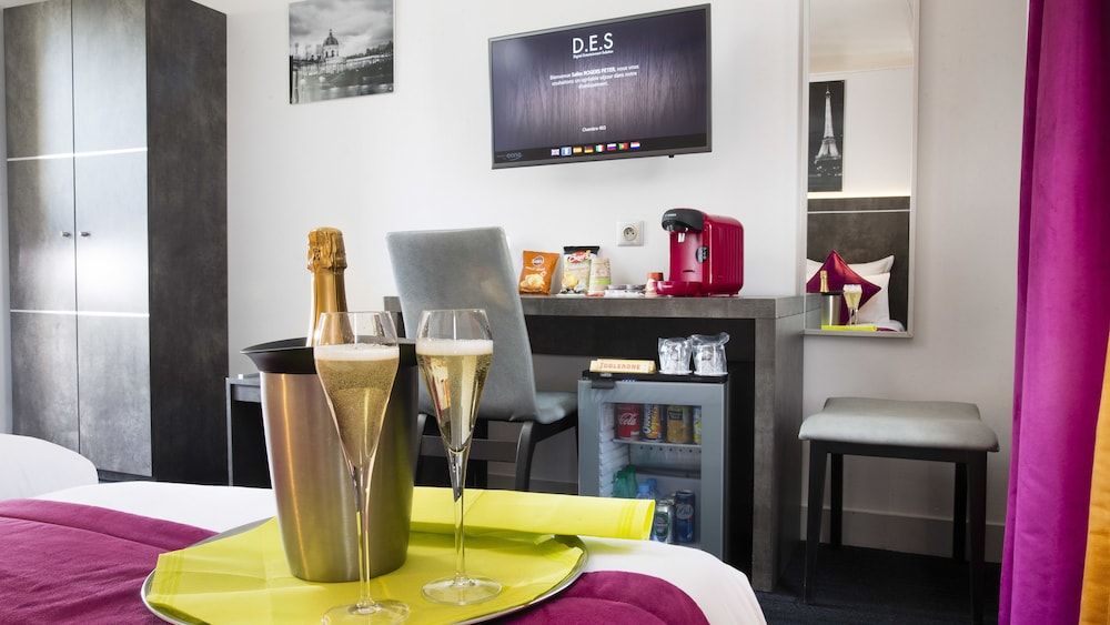 Hôtel du Plat d'Etain Quadruple Room 9