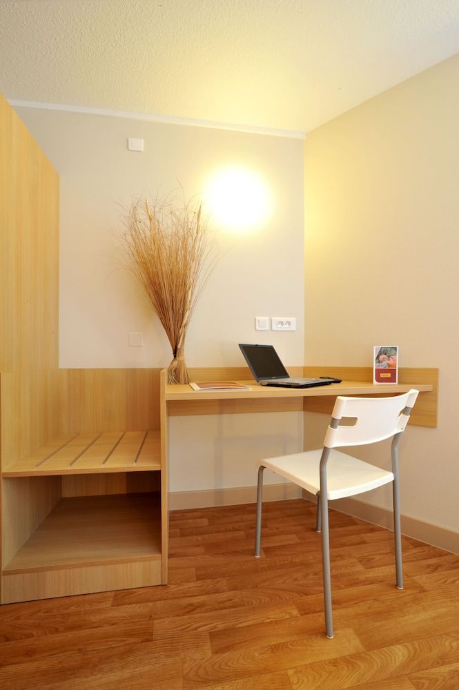 Triple Room (1 double bed+1 single bed)
