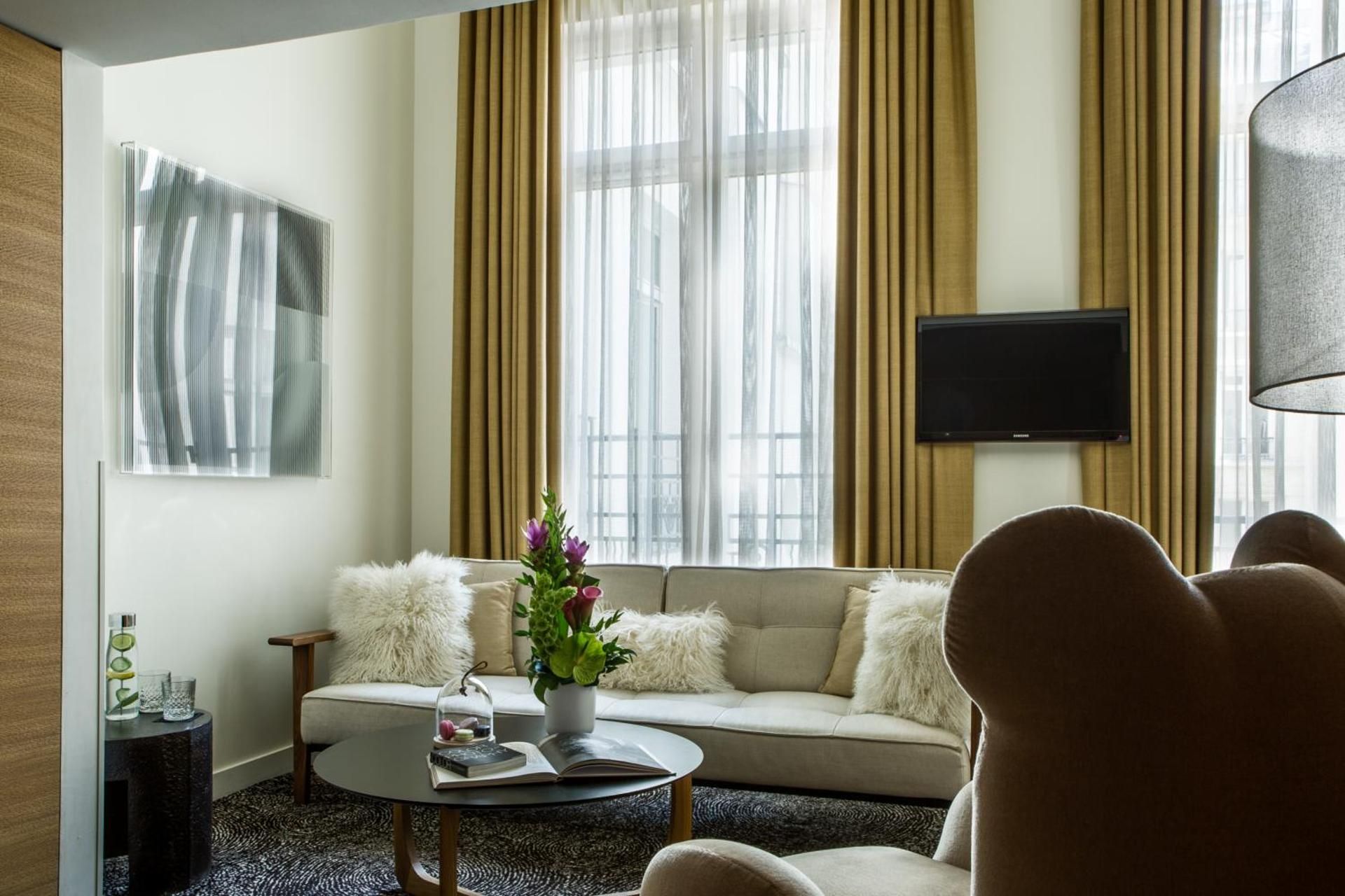 undefined Hotel Marignan Champs - Elysées 10