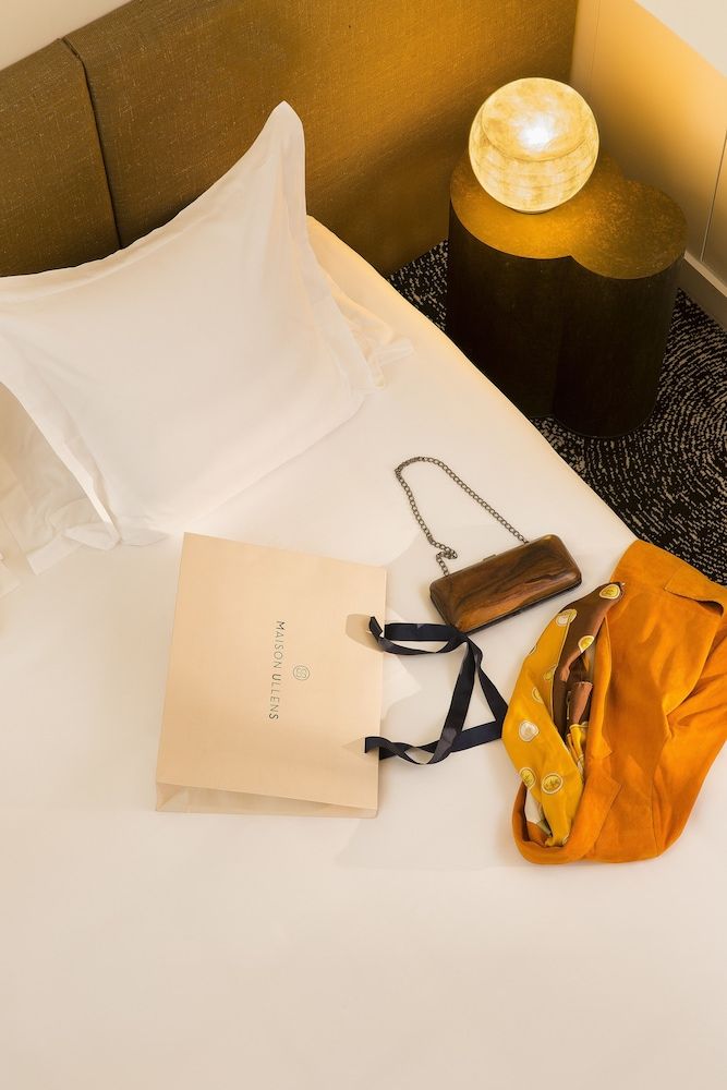 Hotel Marignan Champs - Elysées Premier Double or Twin Room 7