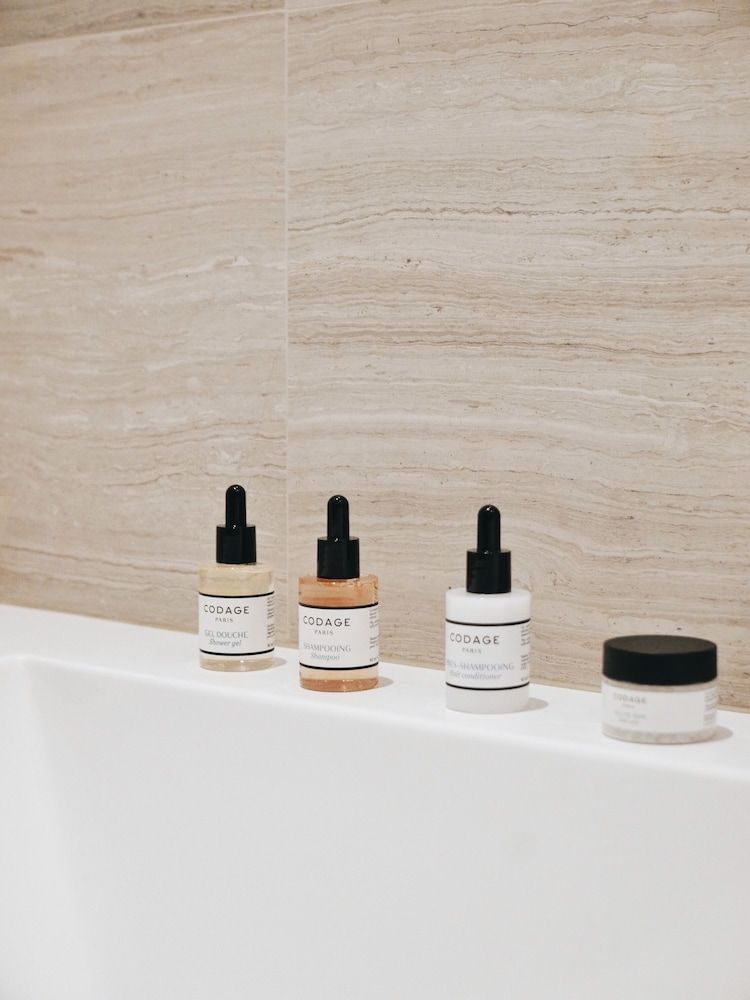 Hotel Marignan Champs - Elysées Premier Double or Twin Room 6