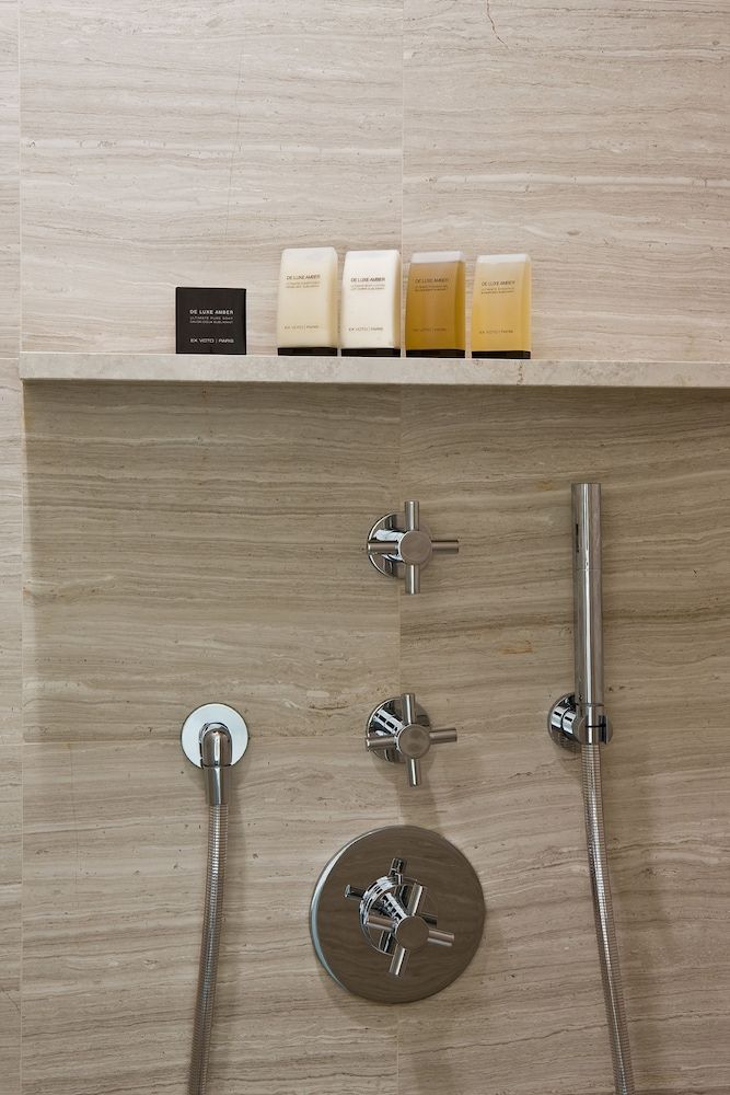 Hotel Marignan Champs - Elysées Premier Double or Twin Room 4