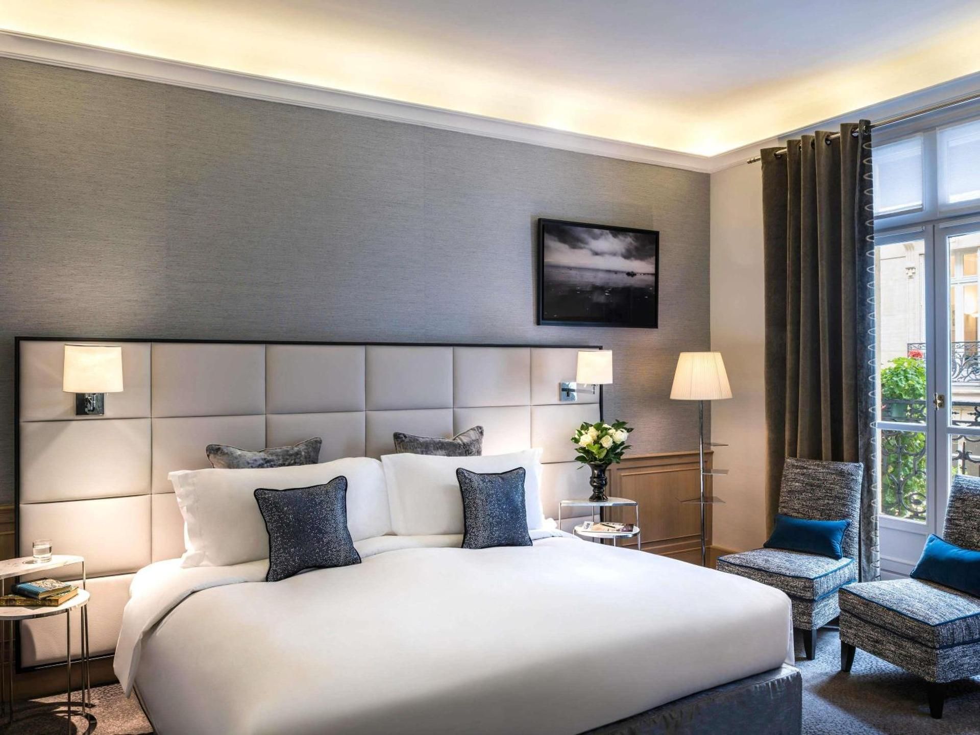 Luxury Room with 1 Queen Bed