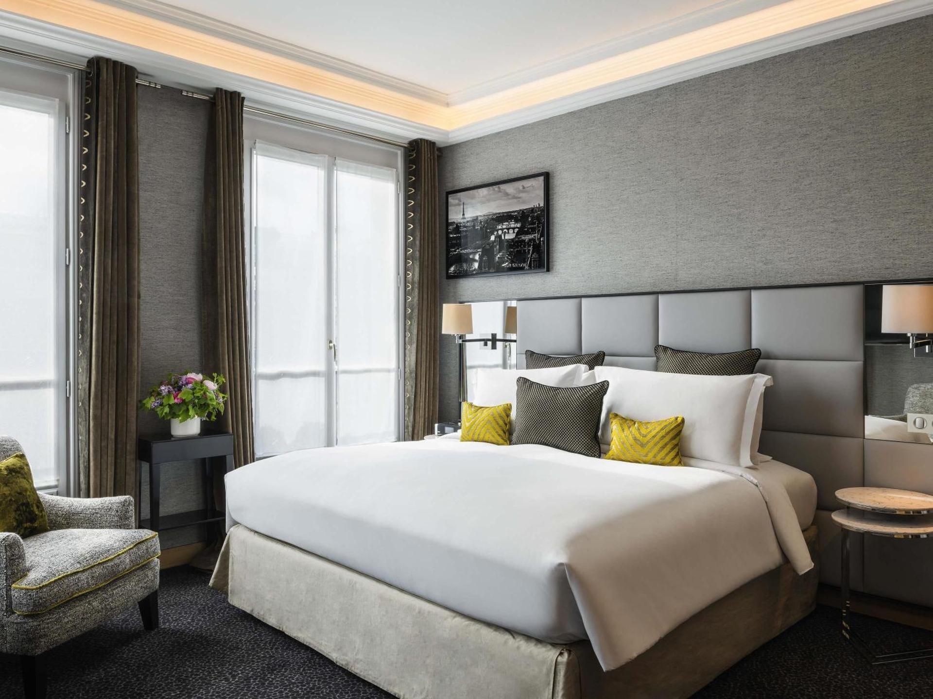 Luxury Junior King Suite with Balcony