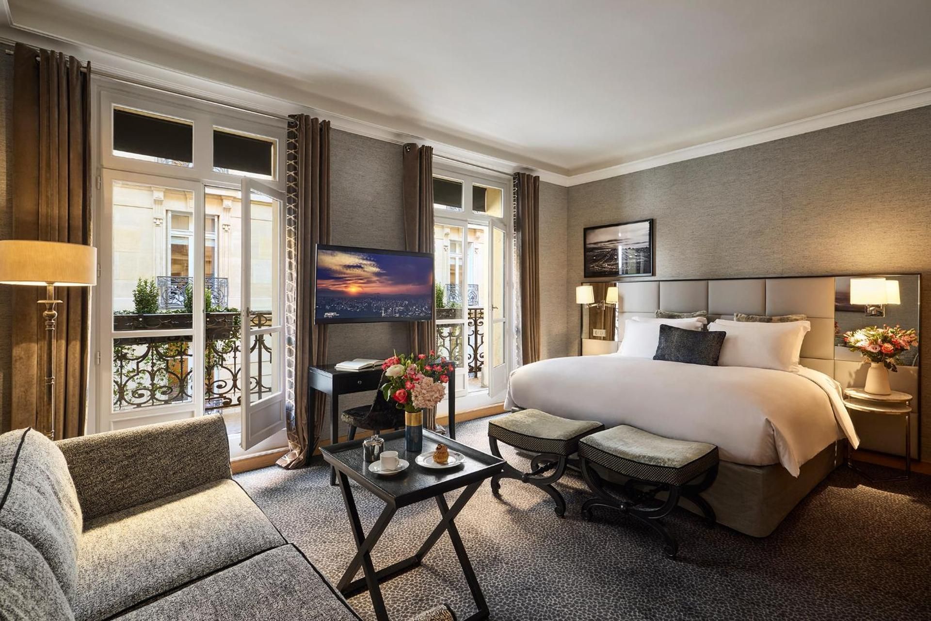 Luxury Junior King Suite with Balcony