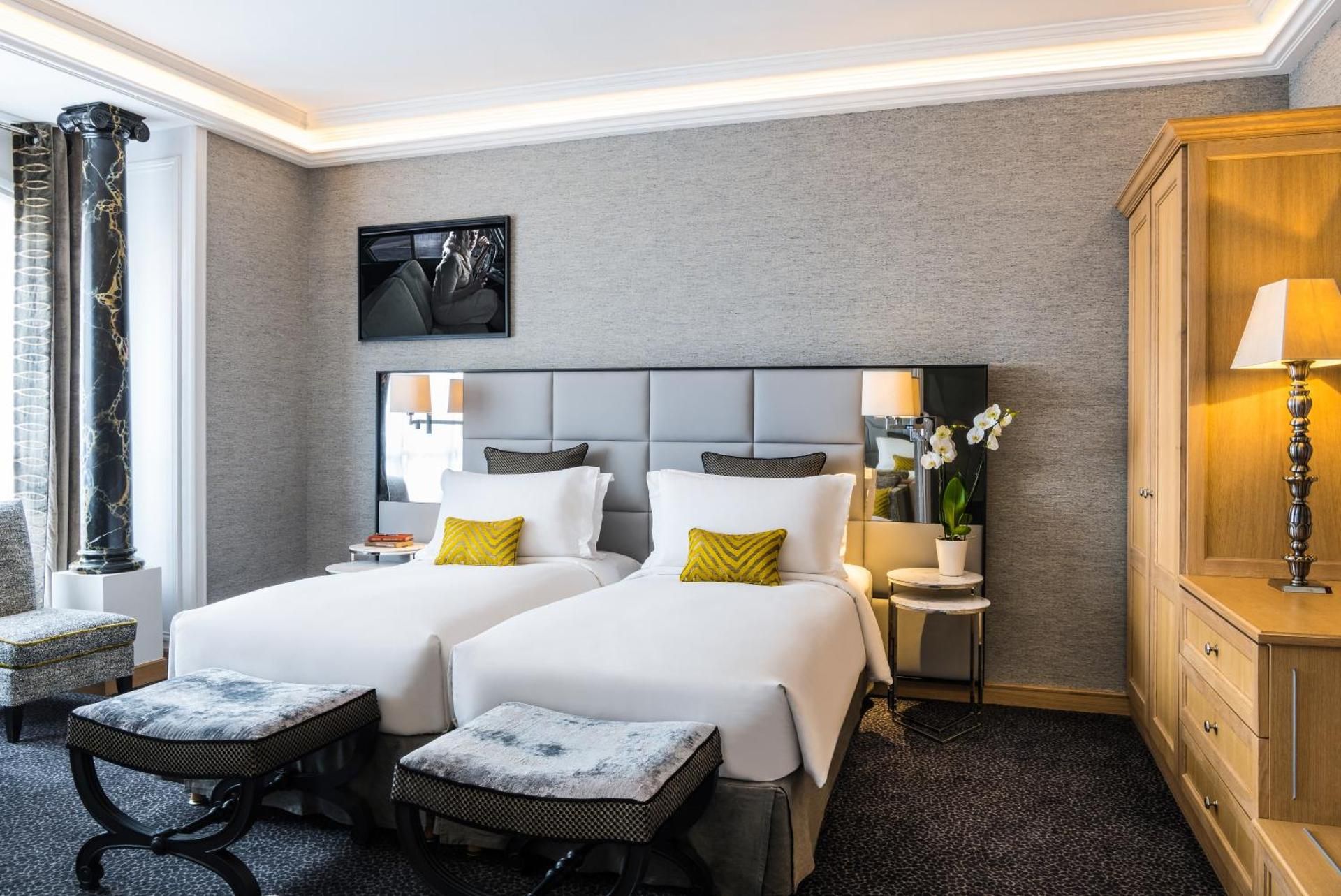Junior Suite with 2 Twin Beds