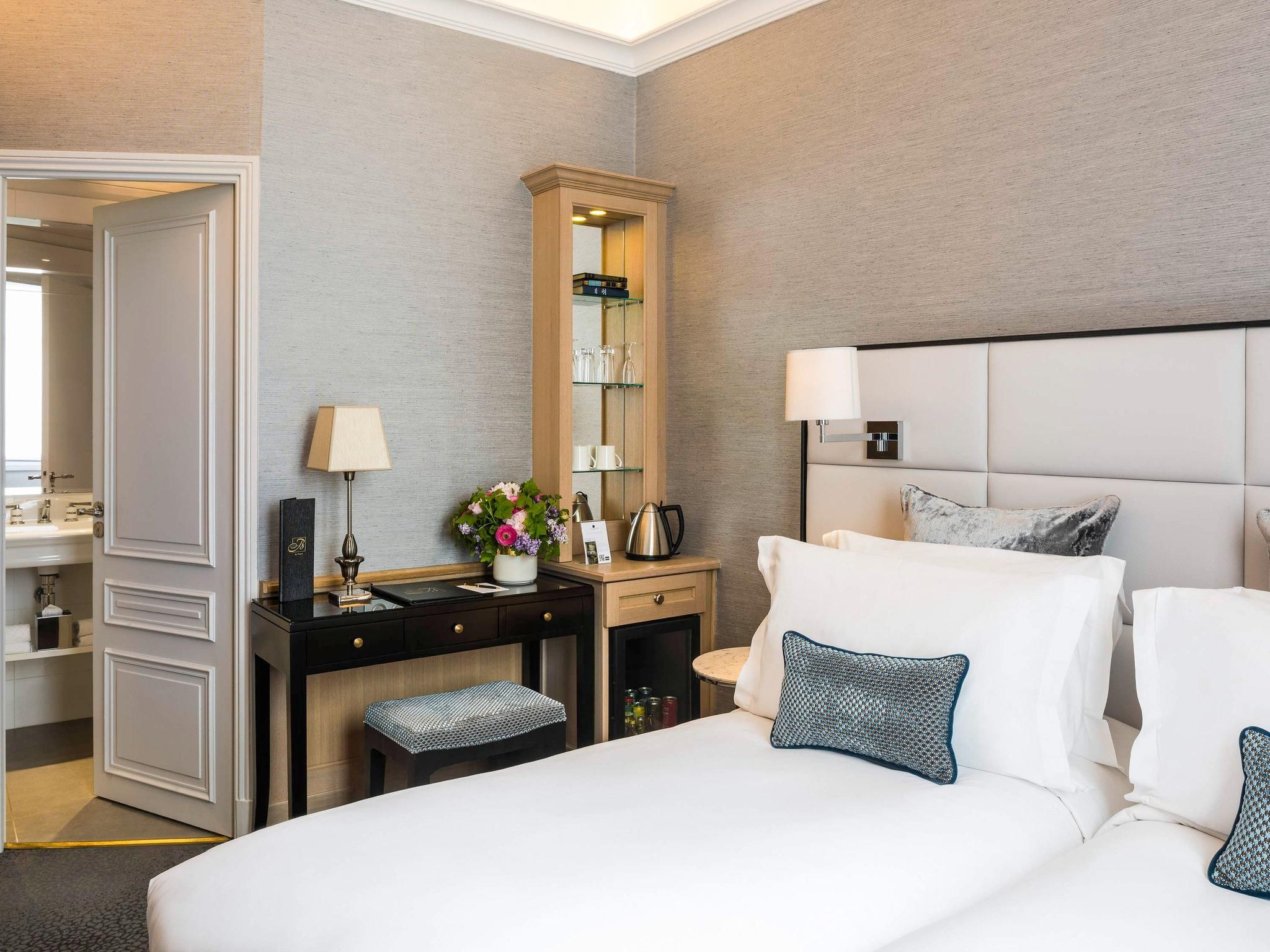 Classic Room with 1 Queen-size Bed