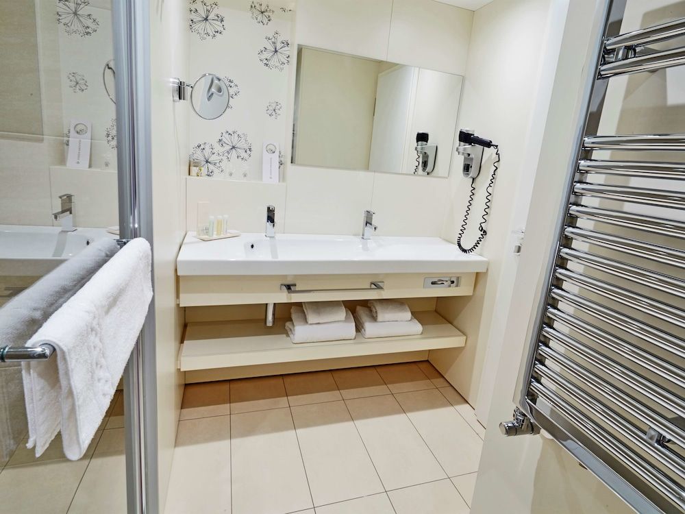 Golden Tulip Amneville - Hotel Spa & Casino Superior Room, 1 Queen Bed 6