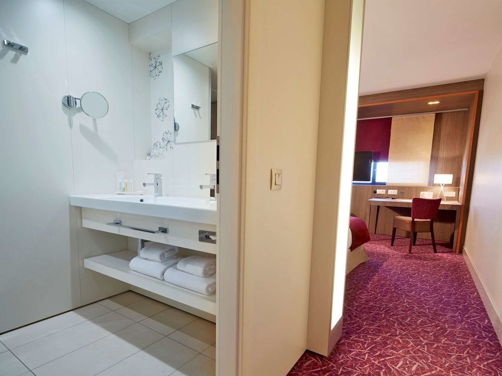 Golden Tulip Amneville - Hotel Spa & Casino Superior Room, 1 Queen Bed 8