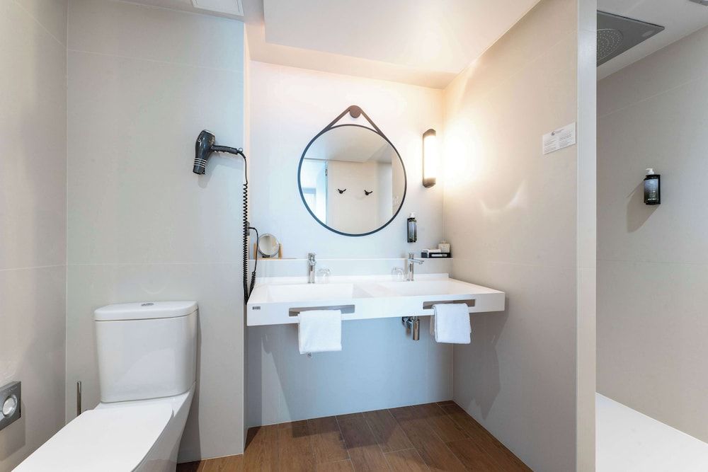 Best Western Premier Le Masq Hôtel La Rochelle Suite, 1 King Bed, Non Smoking, Terrace (Separate Living Room;with Sofabed) 7