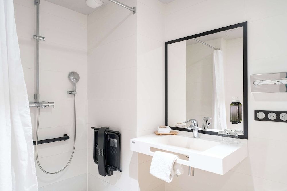 Best Western Premier Le Masq Hôtel La Rochelle Executive Room, 1 Queen Bed (Larger Room) 10