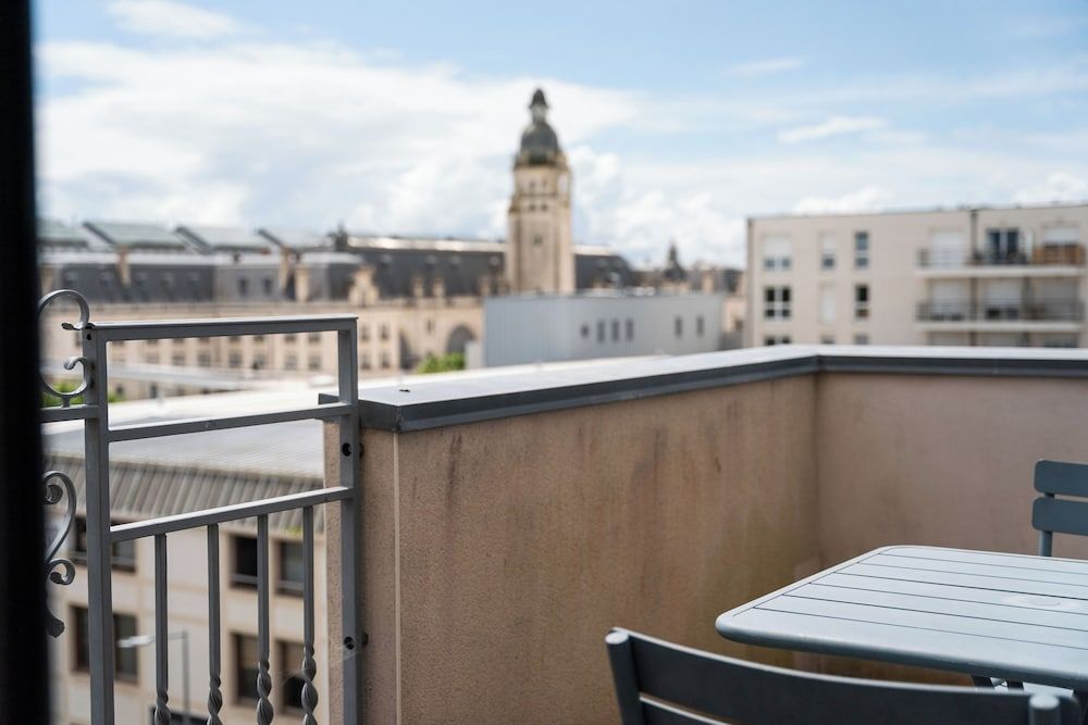 Best Western Premier Le Masq Hôtel La Rochelle Suite, 1 King Bed, Non Smoking, Terrace (Separate Living Room;with Sofabed) 4