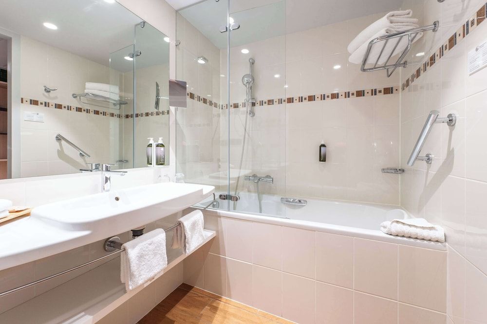 Best Western Premier Le Masq Hôtel La Rochelle Superior Room, 1 King Bed 4