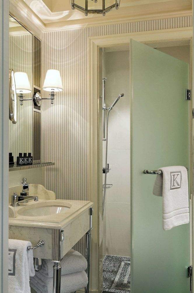 Hôtel Keppler Classic (Double Bed 140 cm & Shower) 3