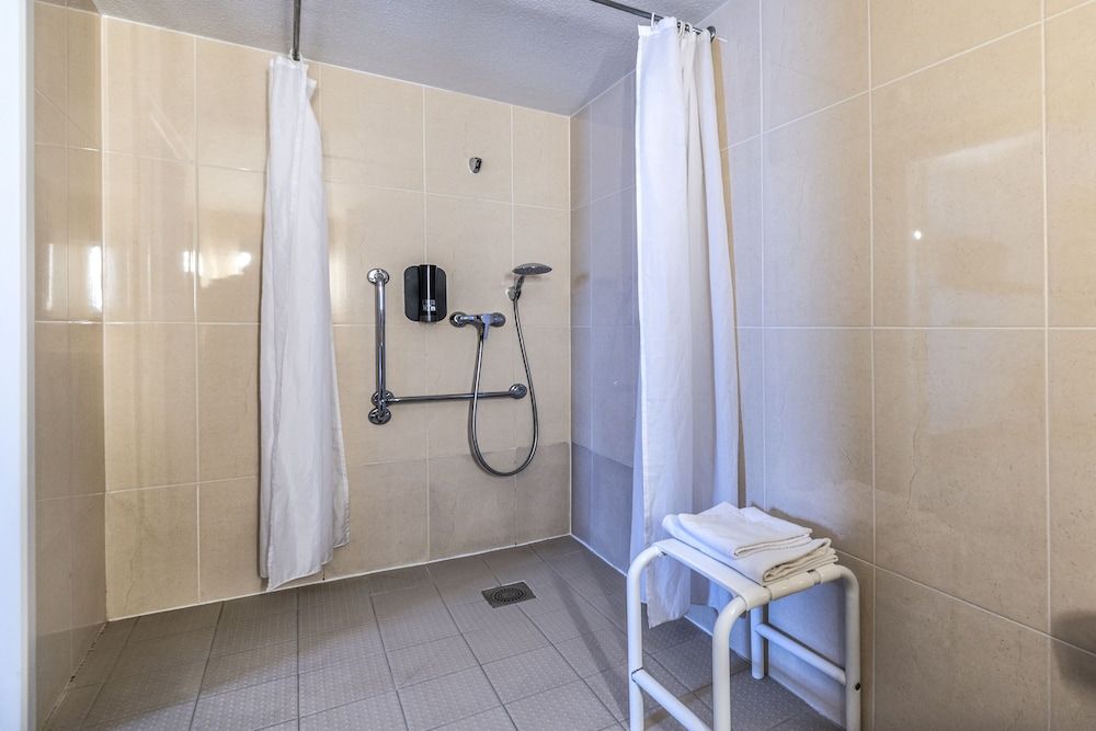 B&B HOTEL Perpignan Sud Porte d'Espagne Handicapped Double Non-Smoking Room 3