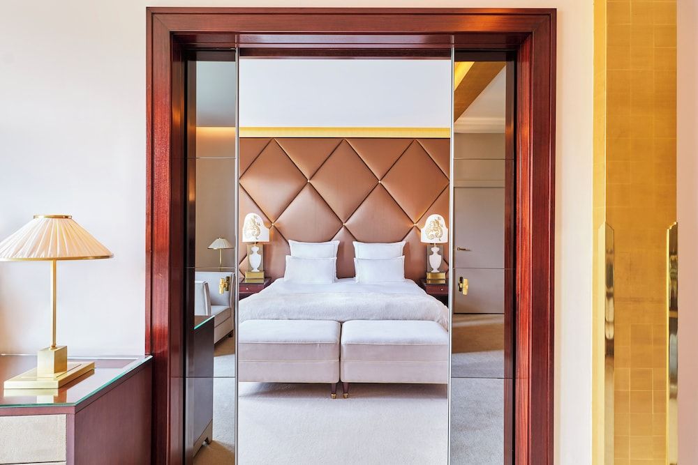 undefined Hôtel Fouquet's Paris 8