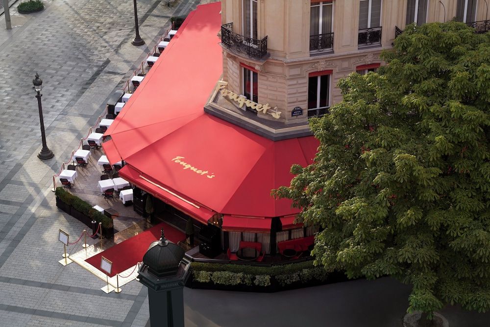 undefined Hôtel Barrière Fouquet's Paris 3