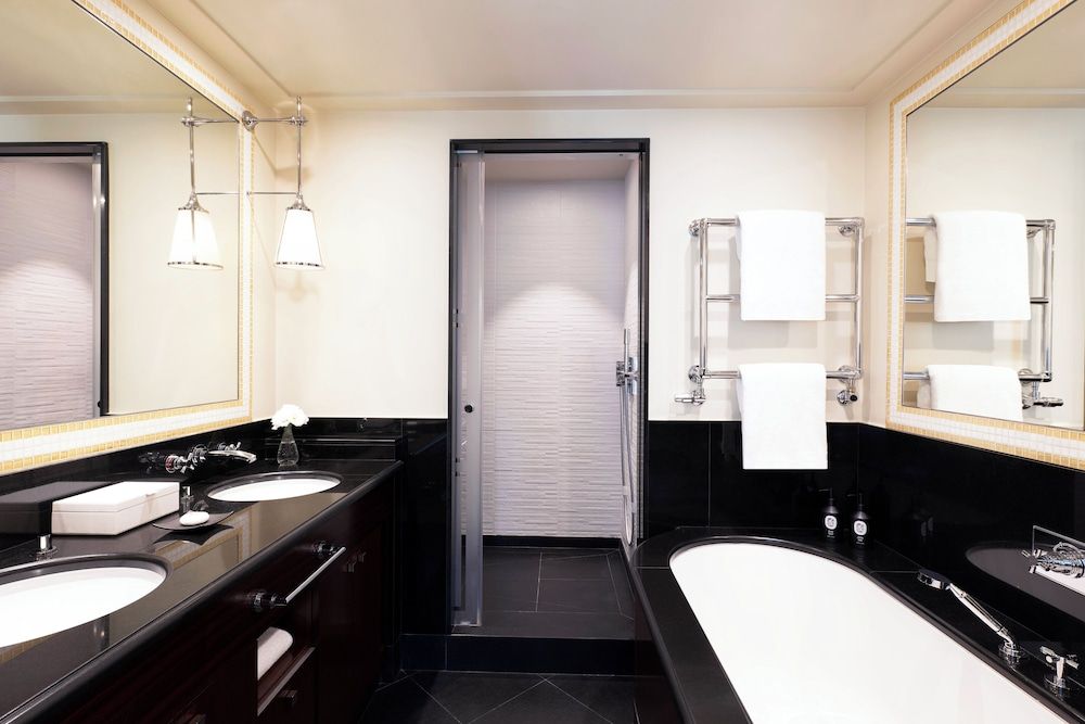 undefined Hôtel Barrière Fouquet's Paris 9