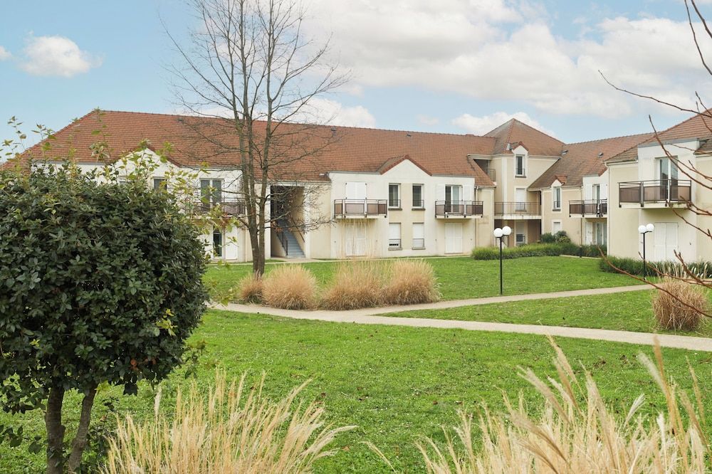 undefined Zenitude Hôtel - Résidences Roissy Village 4