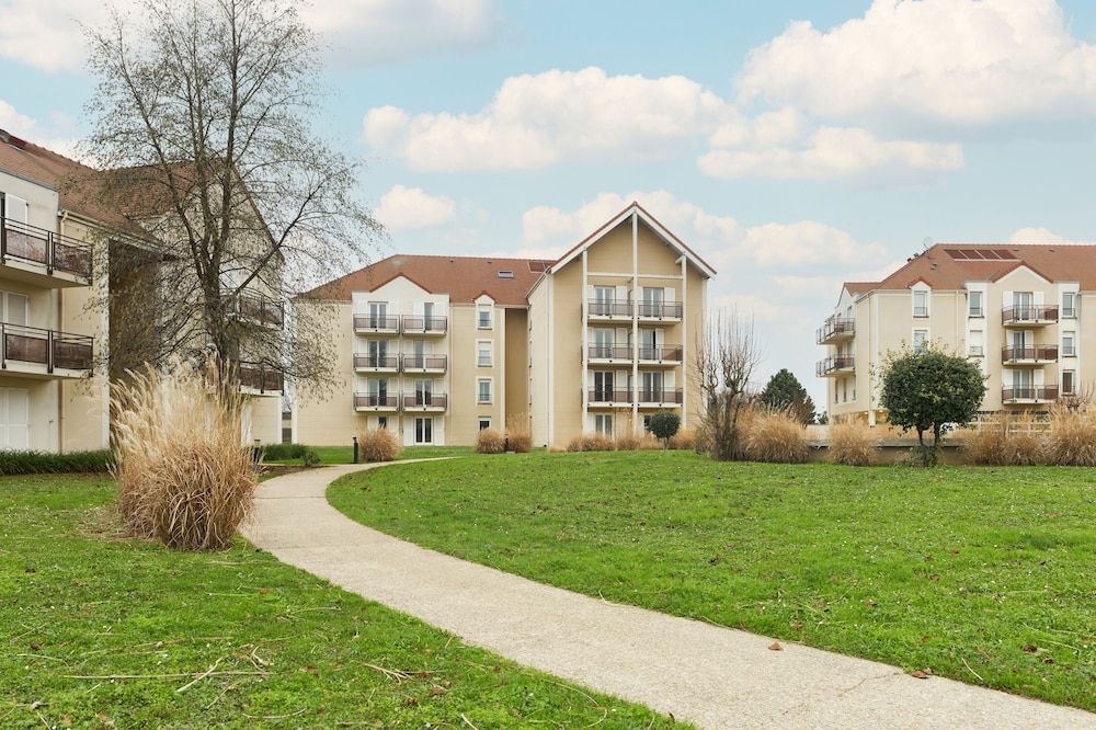 undefined Zenitude Hôtel - Résidences Roissy Village 5
