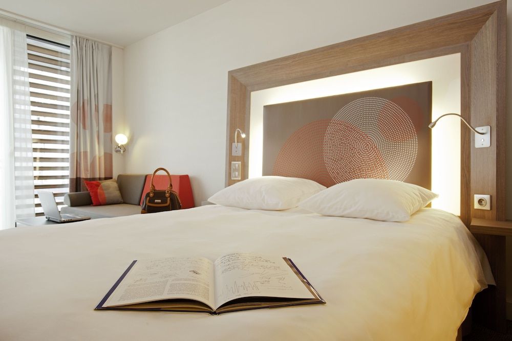 undefined Novotel Paris 17 10