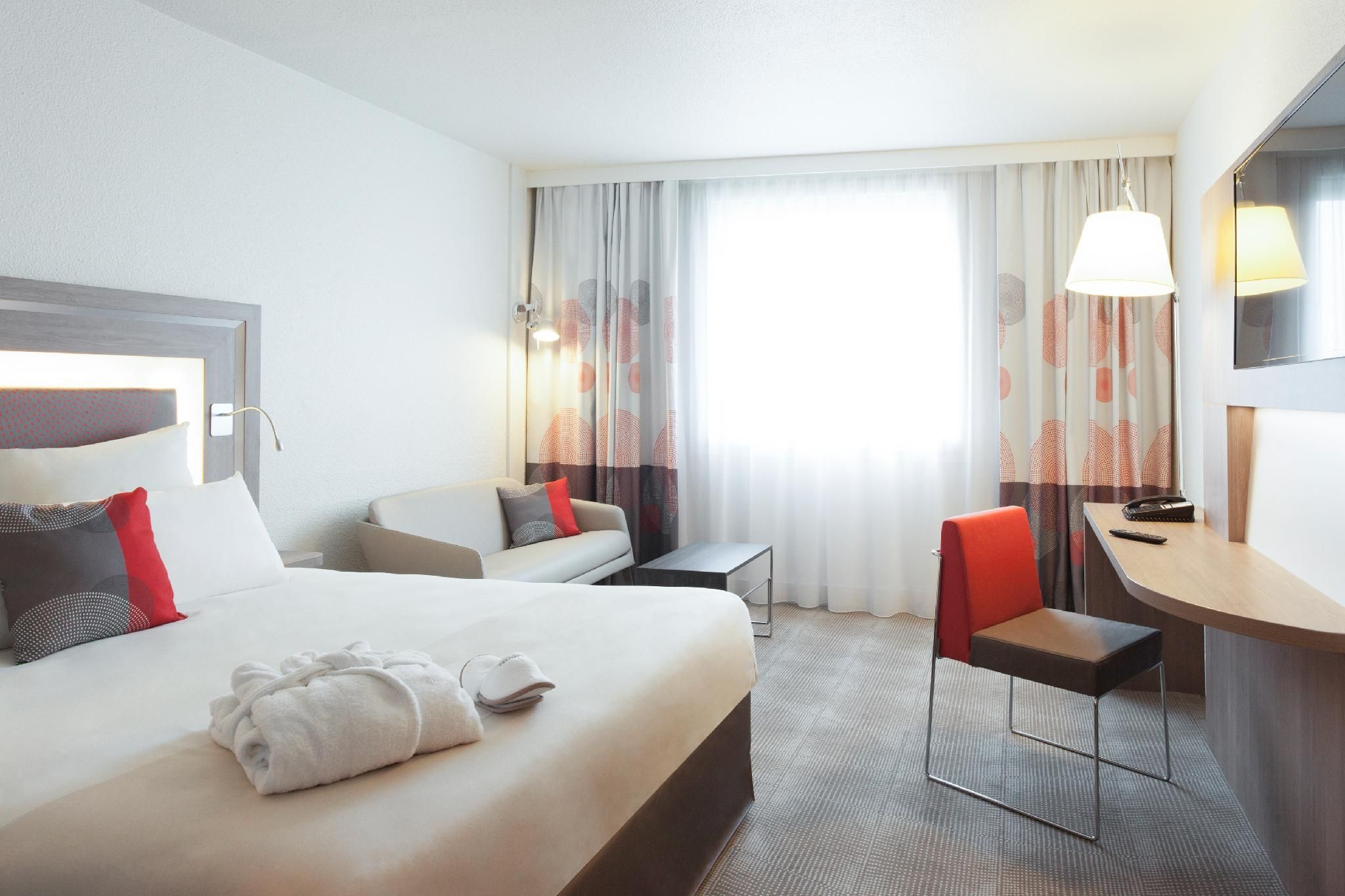 undefined Novotel Paris 17 8