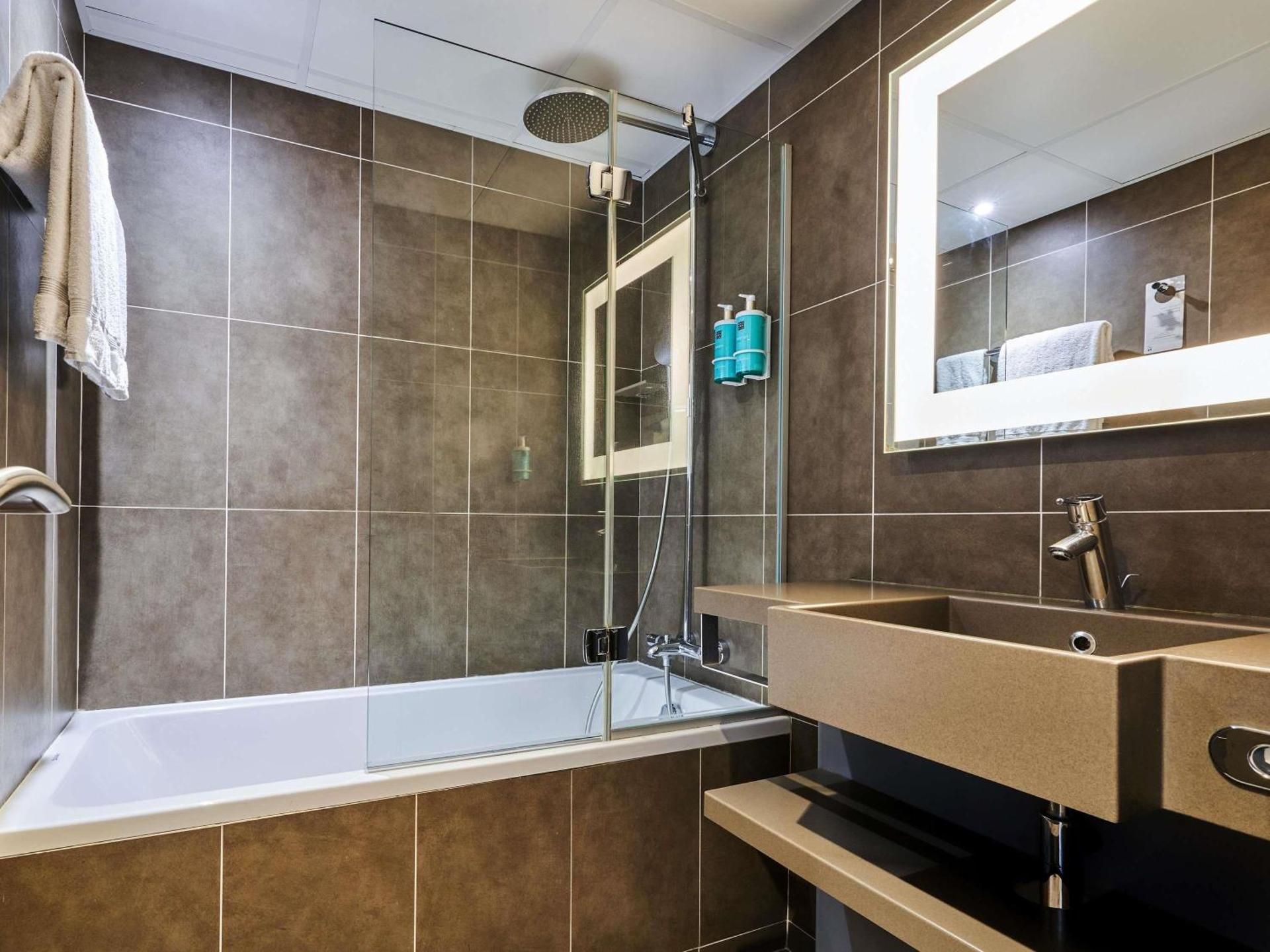 undefined Novotel Paris 17 6