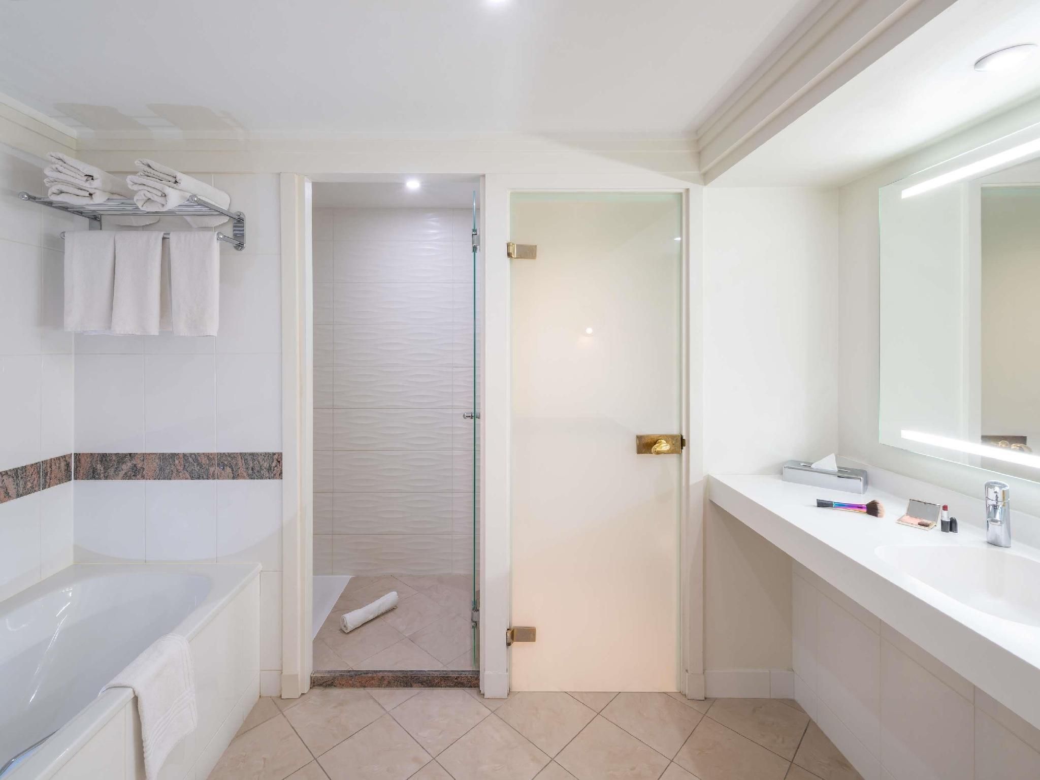 undefined Mercure Paris CDG Airport & Convention 10