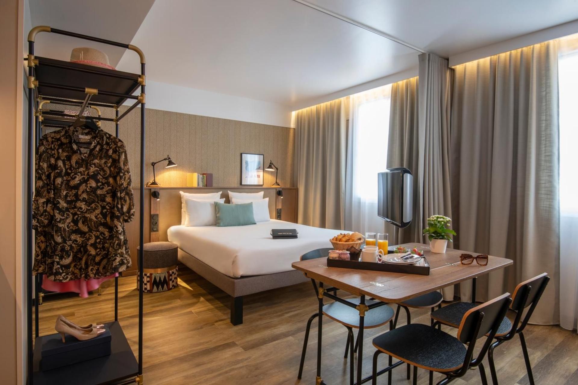 Novotel Suites Nice Airport Superior suite with 1 double bed and day bed