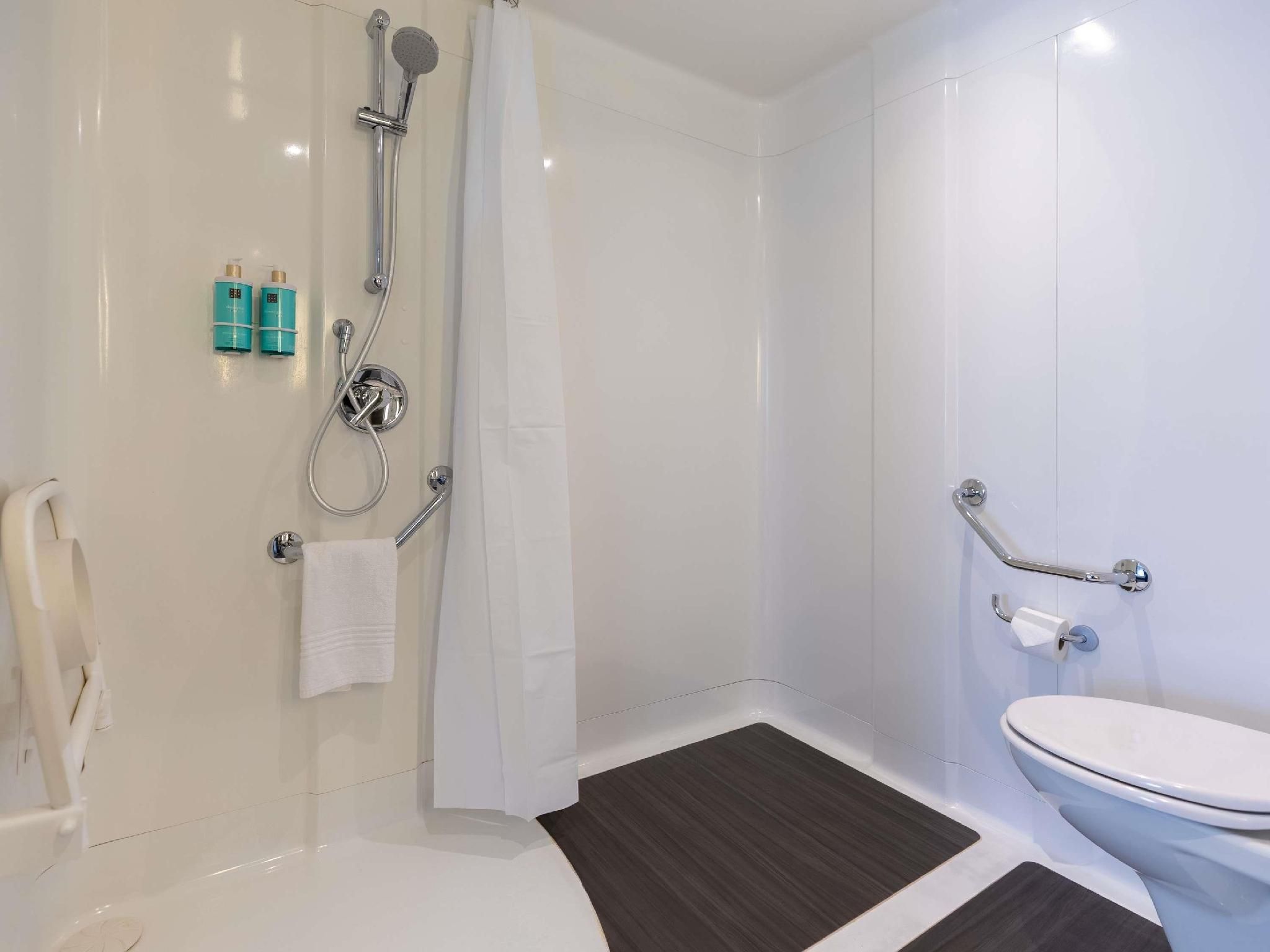 Accessible standard room with 1 double bed and 1 sofa bed