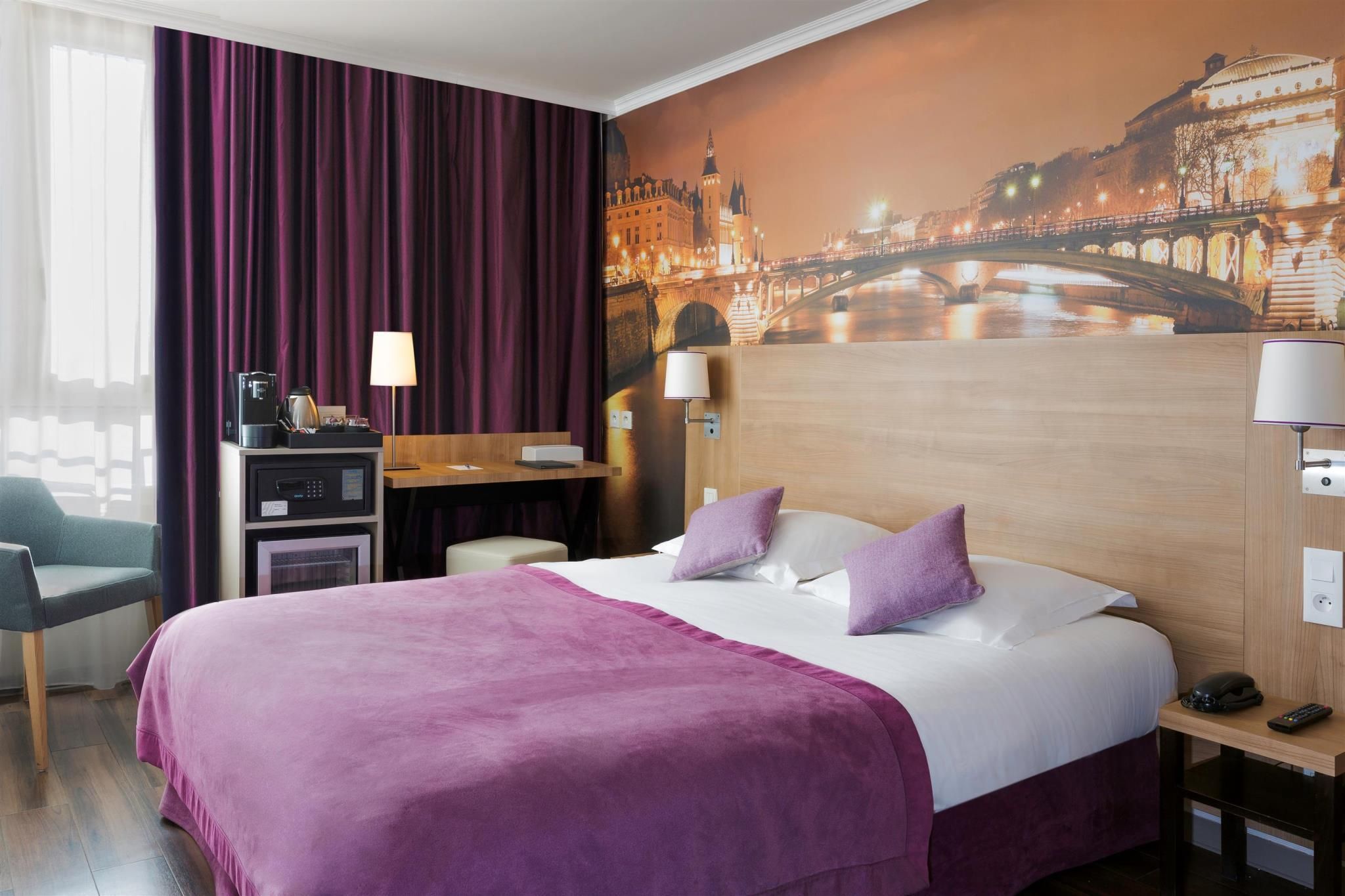 1 King Bed, Nonsmoking, Superior Room, Double Room, Bath