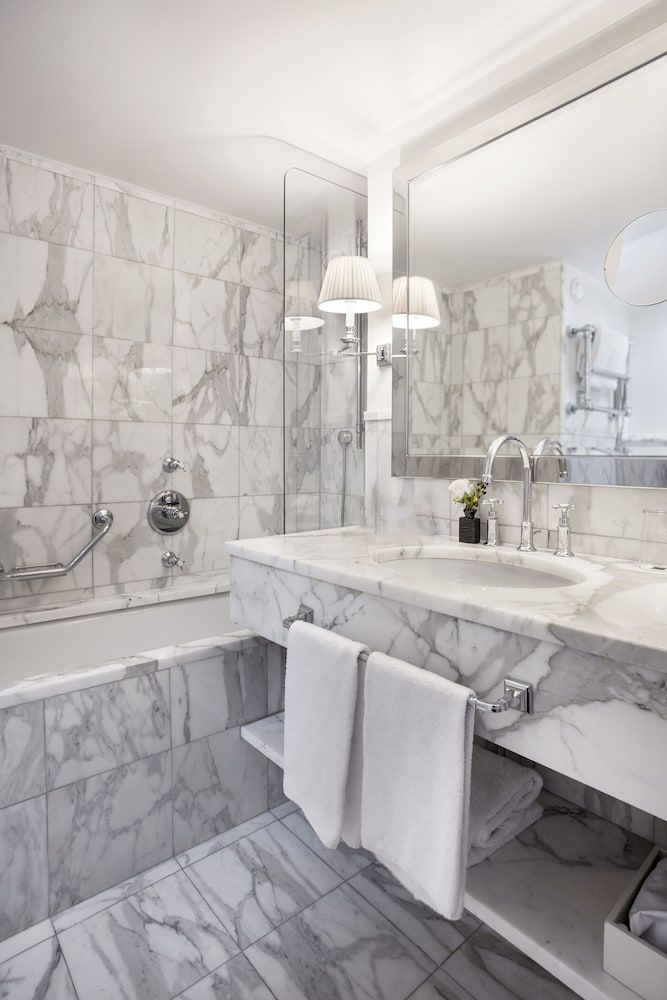 undefined Castille Paris - Starhotels Collezione 9