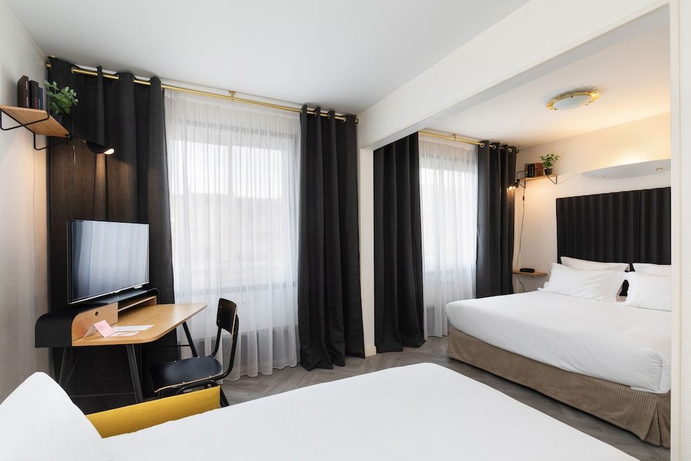 undefined Chromatics Hotel & Restaurant The Hill Club by happyculture 3