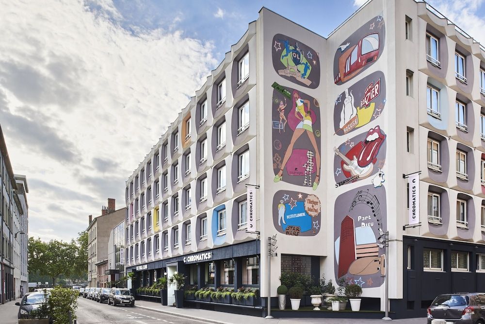 undefined Chromatics Hotel & Restaurant The Hill Club by happyculture 5