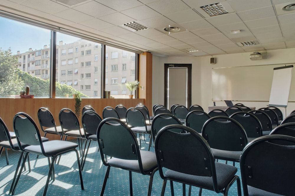 undefined Chromatics Hotel & Restaurant The Hill Club by happyculture 5