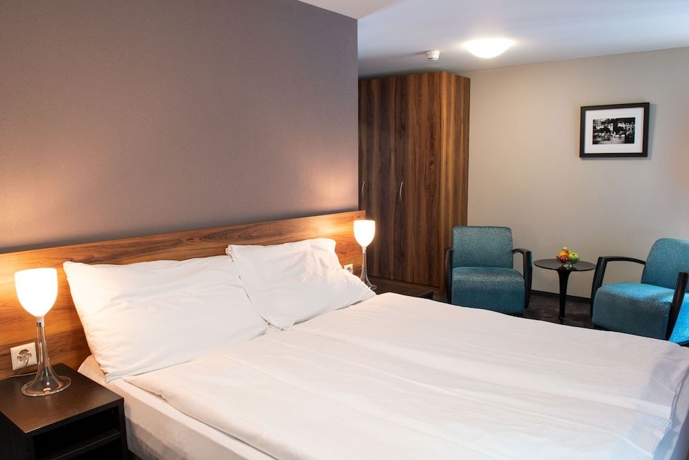 undefined Seeburg Hotel 5