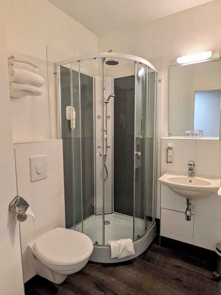 The Originals Boutique, Grand Hôtel St Pierre Comfort Double Room, Non Smoking 7