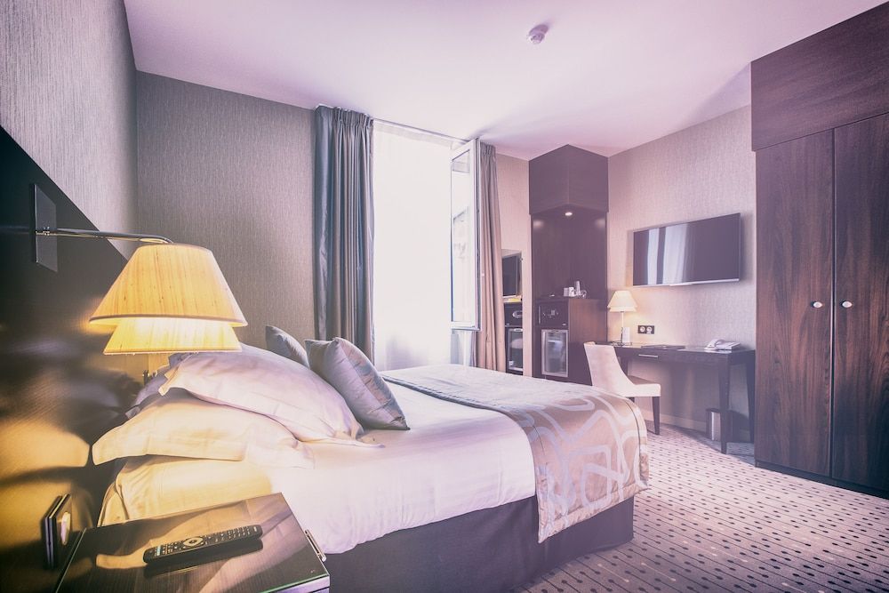 Best Western Plus Hôtel Richelieu Standard Room, 1 Queen Bed 4