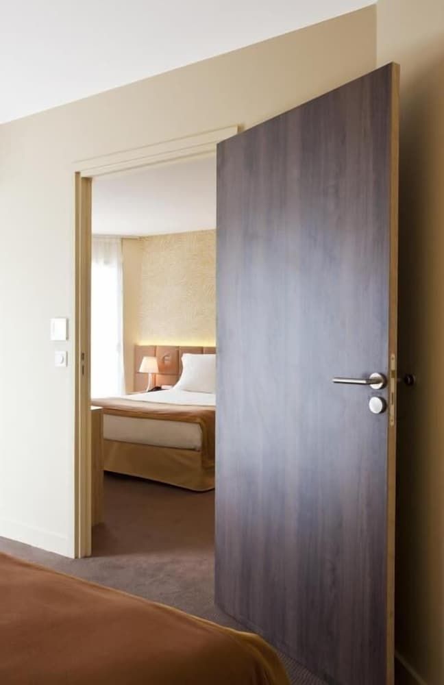 Golden Tulip Avignon Le Paradou Executive Room, 1 King Bed, Patio (20SQM, Flatscreen TV) 13