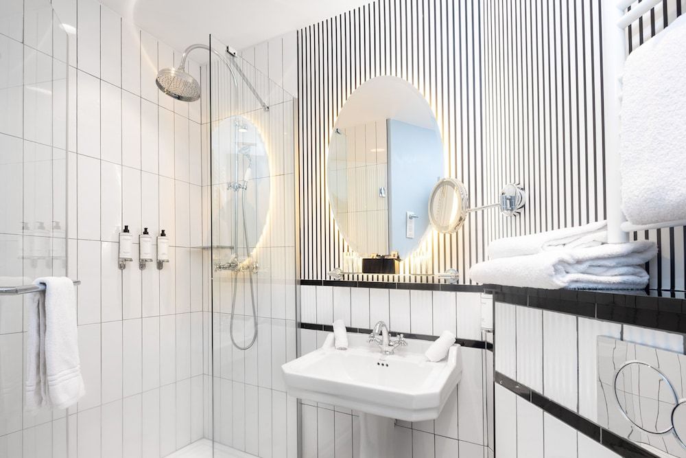 The 1932 Hotel & Spa Cap d'Antibes - MGallery Collection Superior Room, 2 Twin Beds, Balcony, Sea View 6