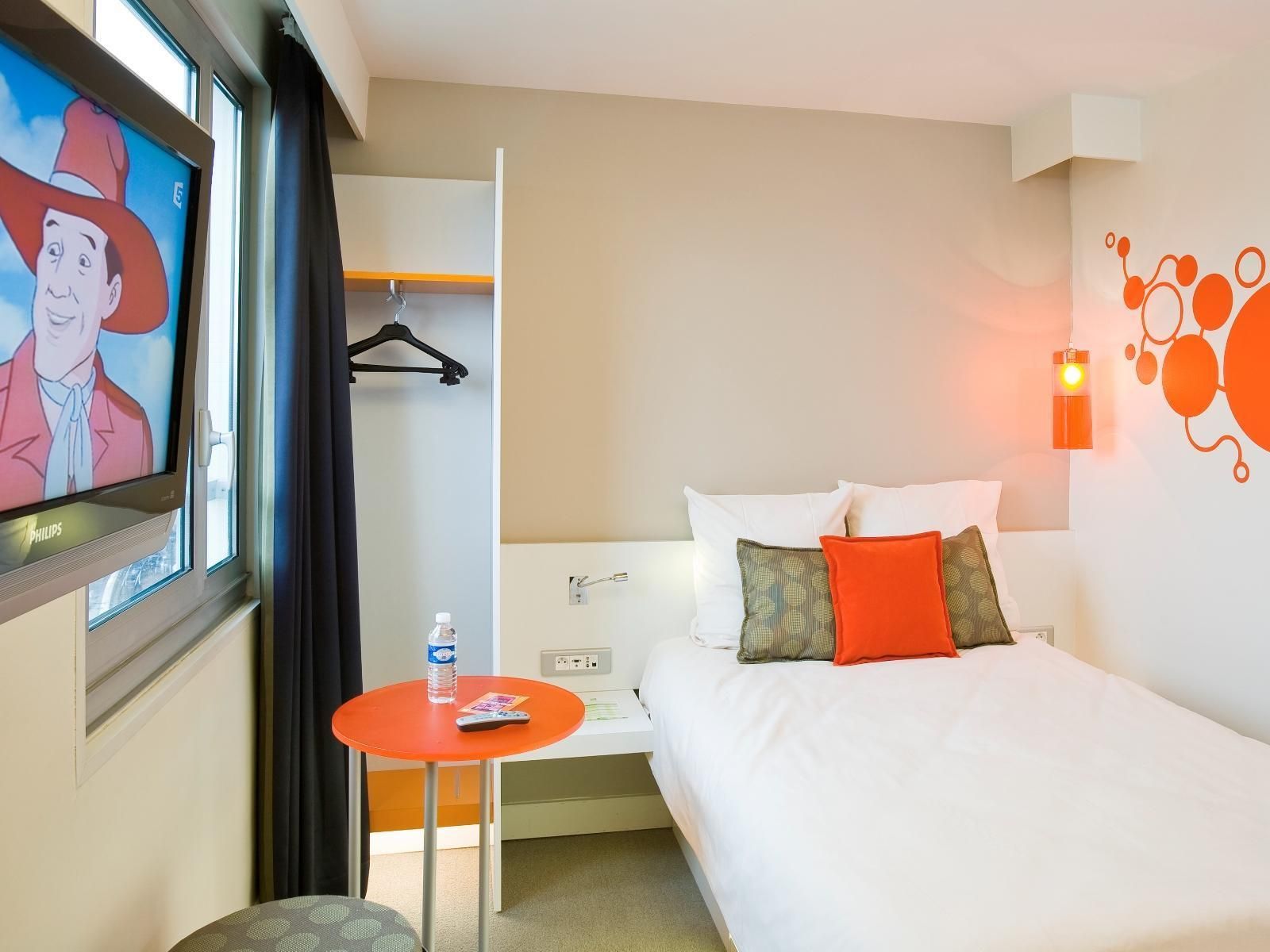 undefined ibis Styles Paris Gare de l'Est Château Landon 9