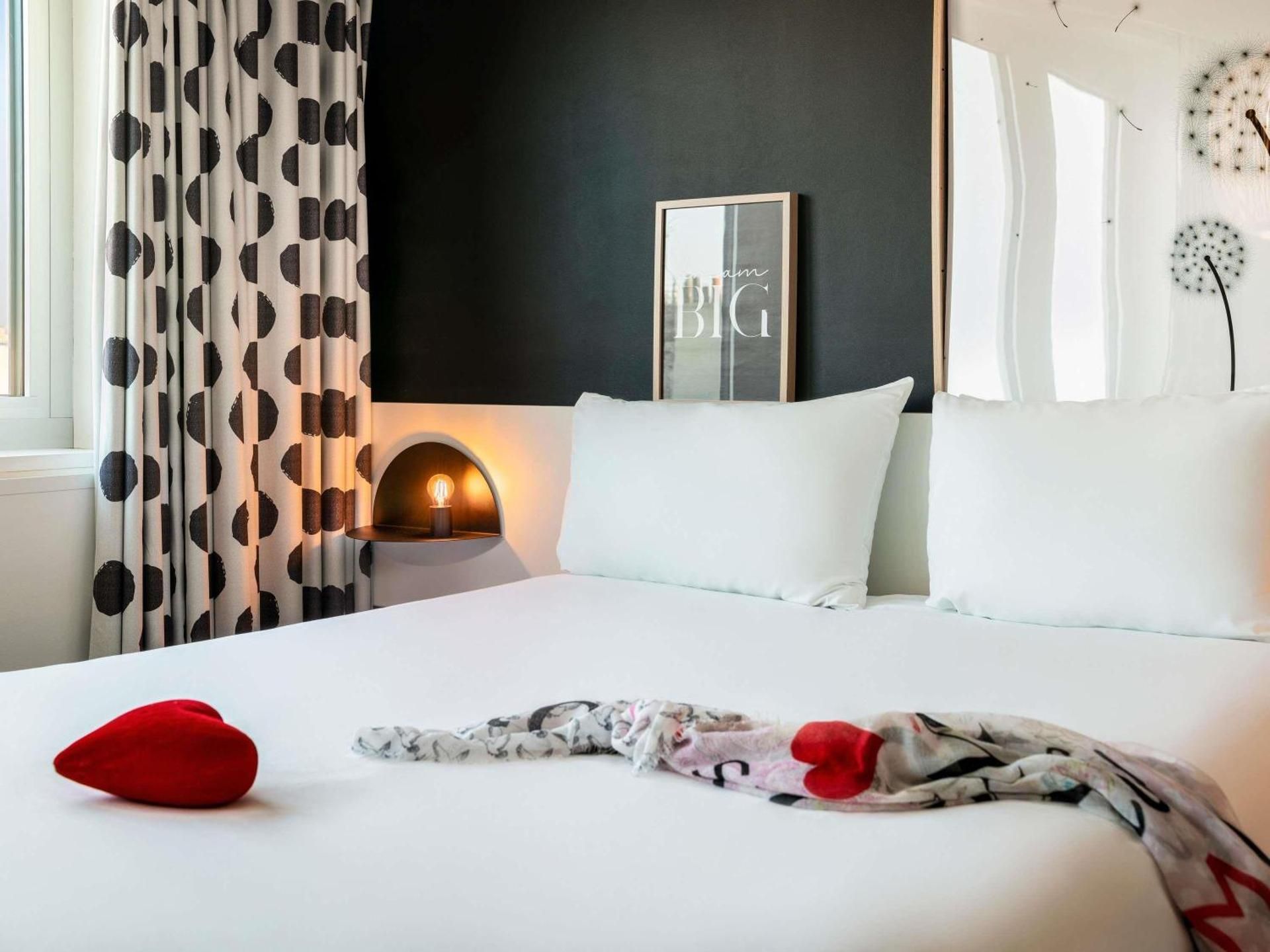 undefined ibis Styles Paris Gare de l'Est Château Landon 10