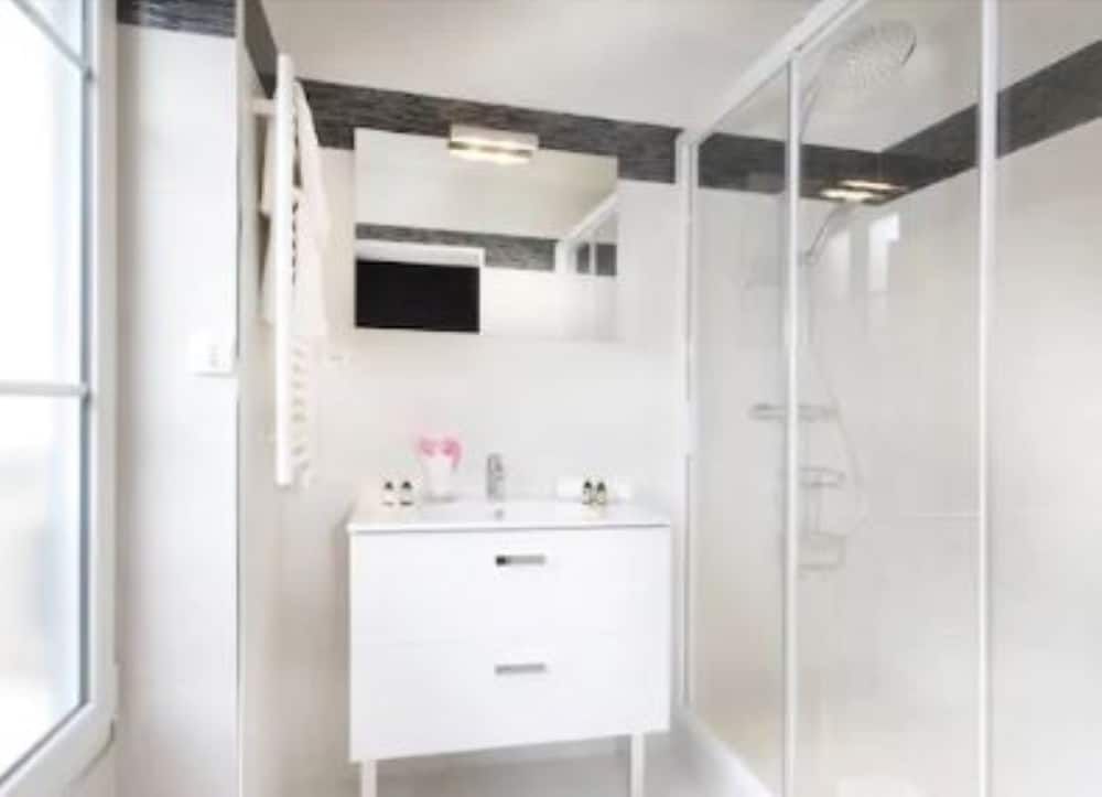 Hôtel Daumesnil - Vincennes Executive Twin Room 9