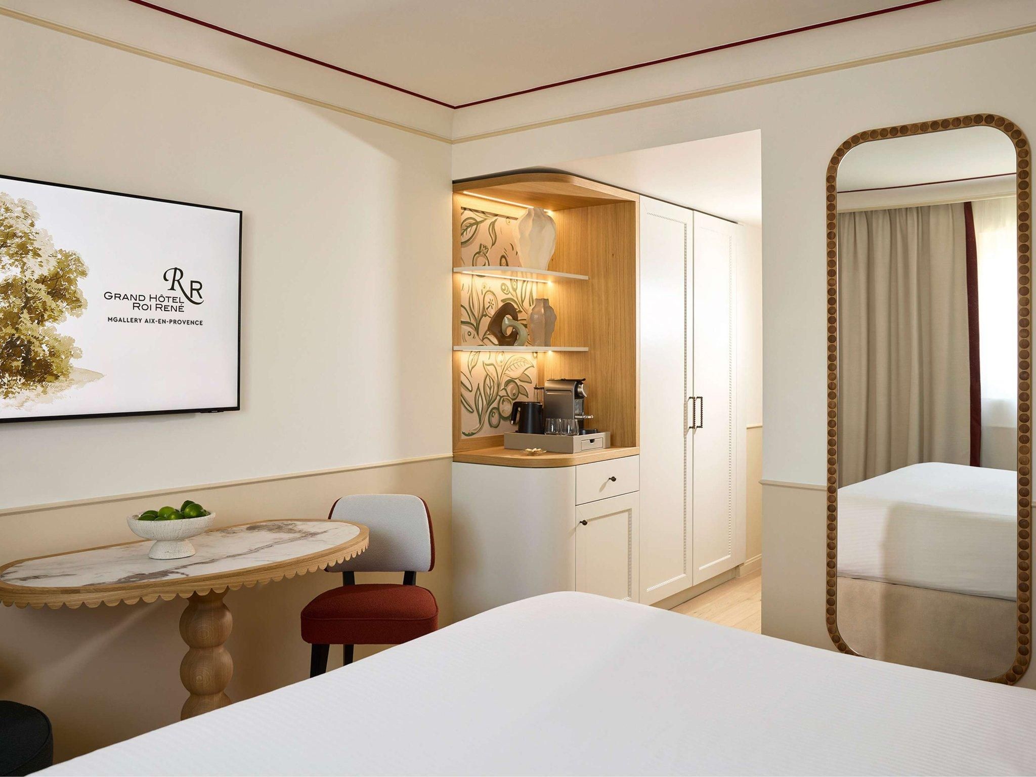 Deluxe Room, City View