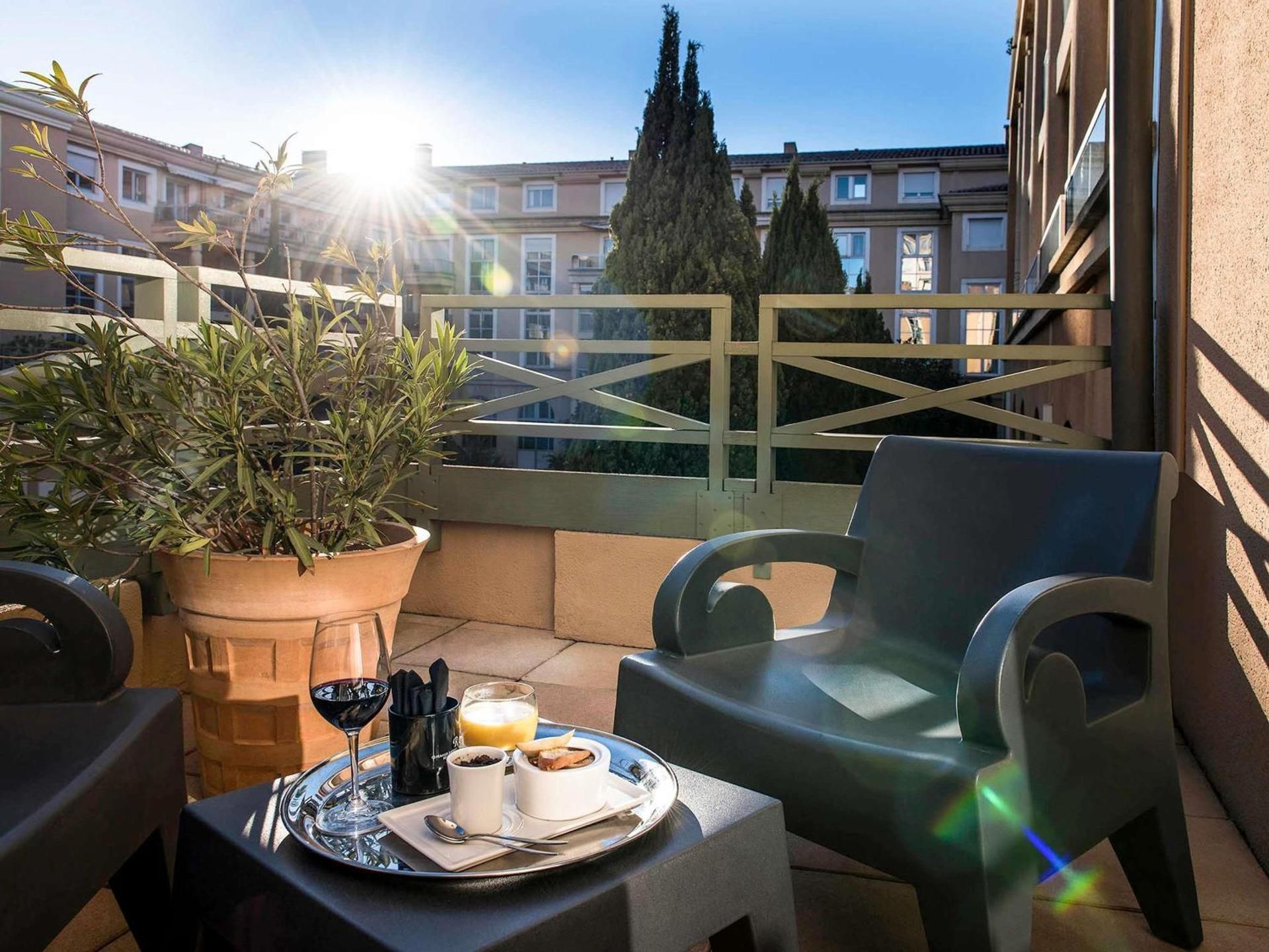 Superior Room, Terrace with Pool View