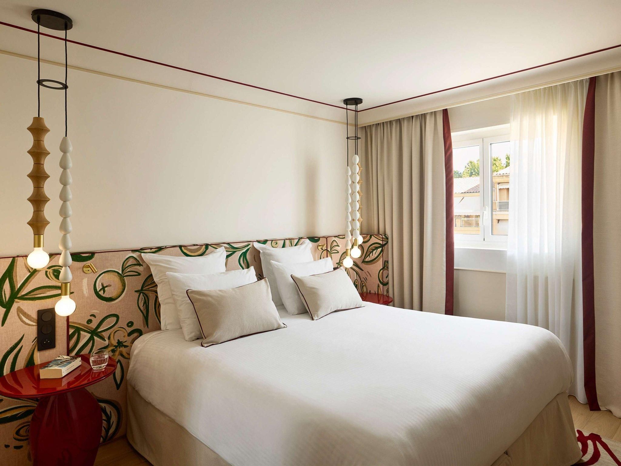 Deluxe Room, Pool View