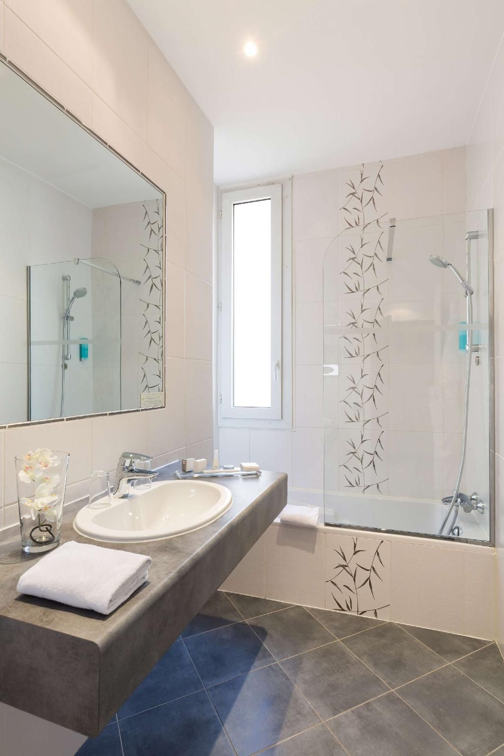 1 King Bed, Non-Smoking, Superior Room, Pool View, Connecting Rooms, Twin Beds On Request